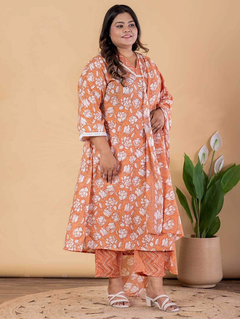 women plus size three quarter sleeve kurta pant with dupatta set - 22187432 -  Standard Image - 2
