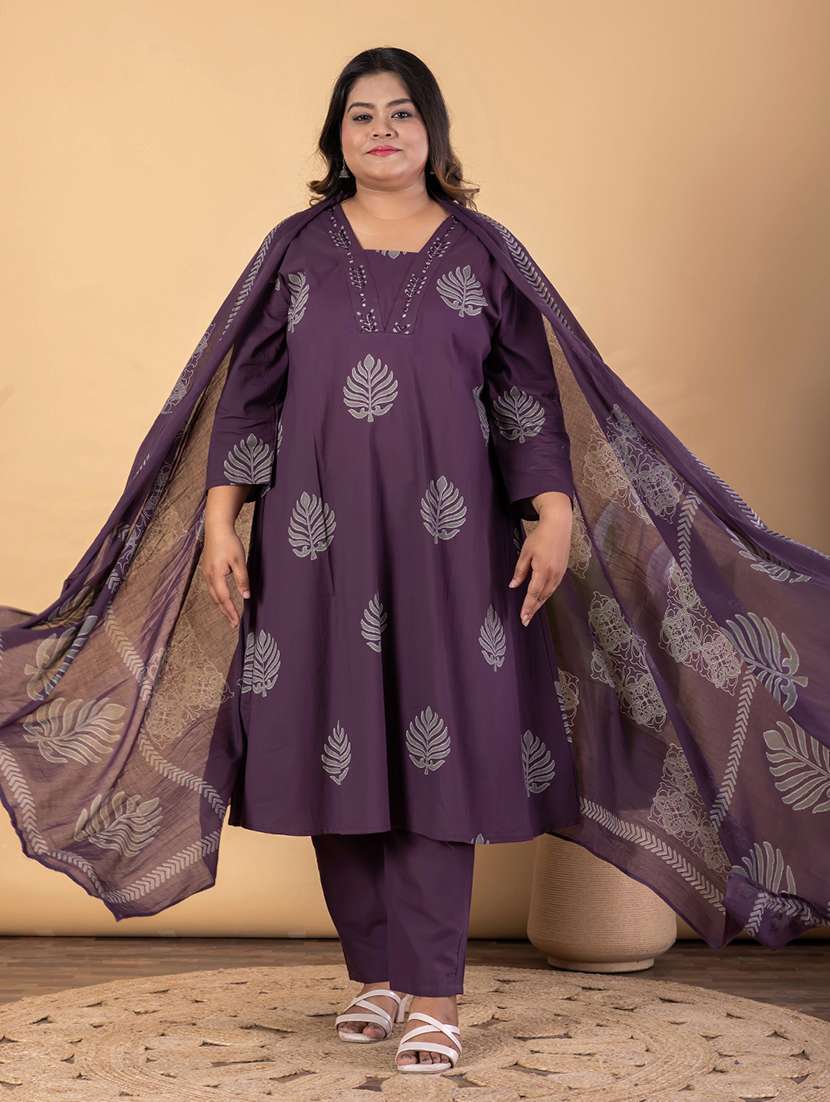women plus size three quarter sleeve kurta pant with dupatta set - 22187436 -  Standard Image - 2