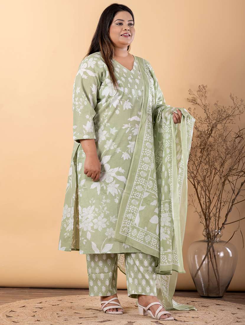 women plus size three quarter sleeve kurta pant with dupatta set - 22187440 -  Standard Image - 2