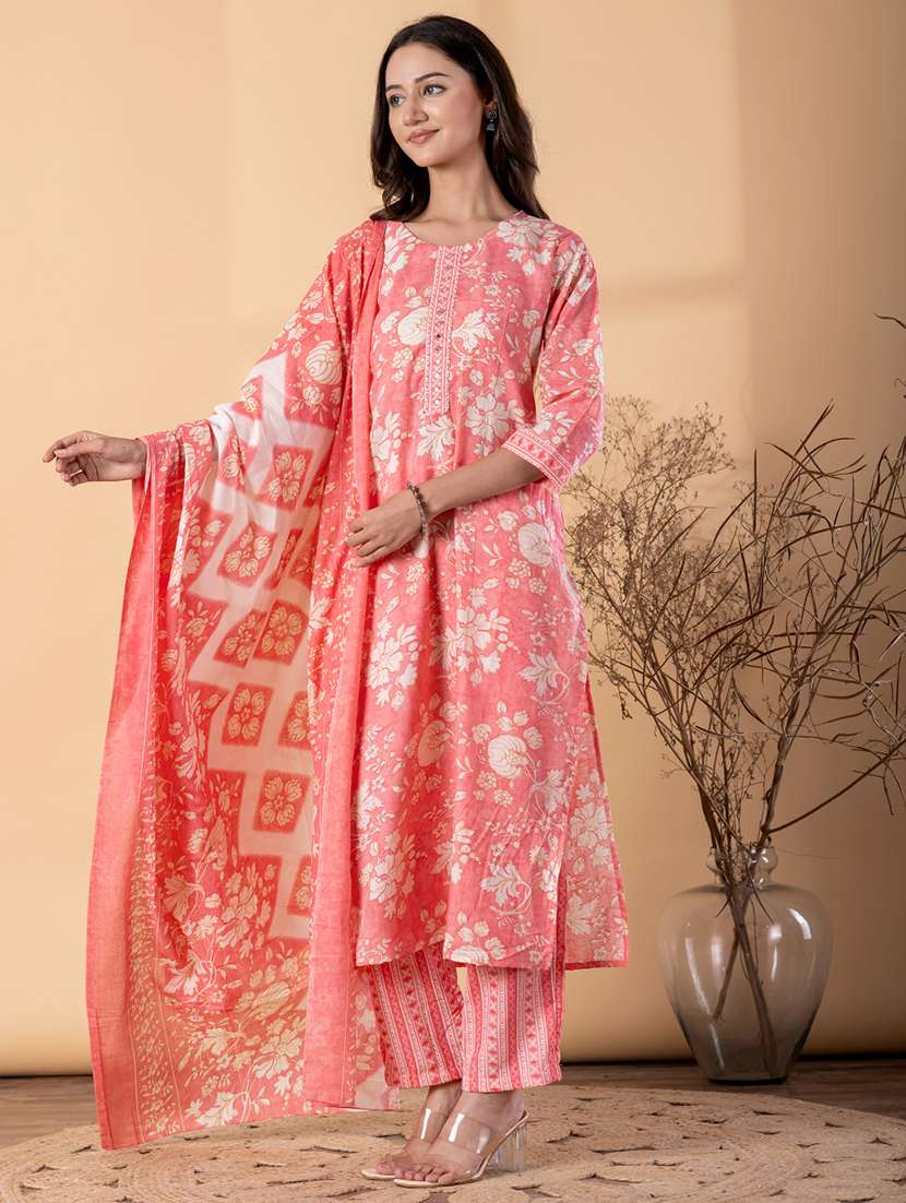 women floral three quarter sleeve kurta pant with dupatta set