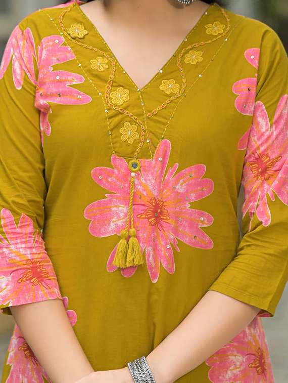 women floral three quarter sleeve kurta palazzo with dupatta set - 22187456 -  Standard Image - 7