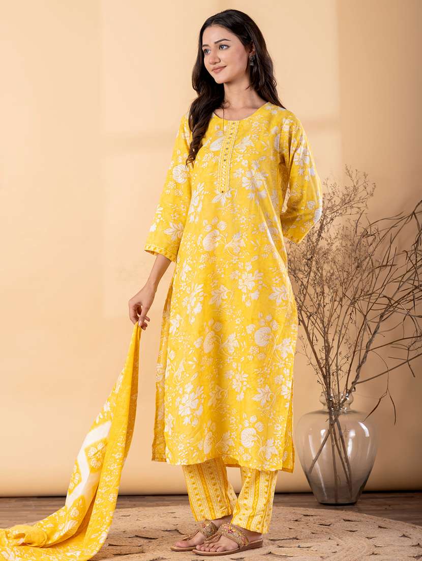 women floral three quarter sleeve kurta pant with dupatta set - 22187461 -  Standard Image - 2