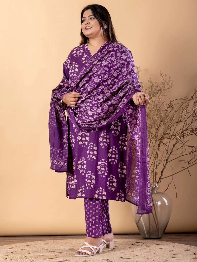 women plus size three quarter sleeve kurta pant with dupatta set - 22187478 -  Standard Image - 2
