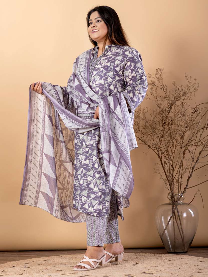 women plus size three quarter sleeve kurta pant with dupatta set - 22187479 -  Standard Image - 2