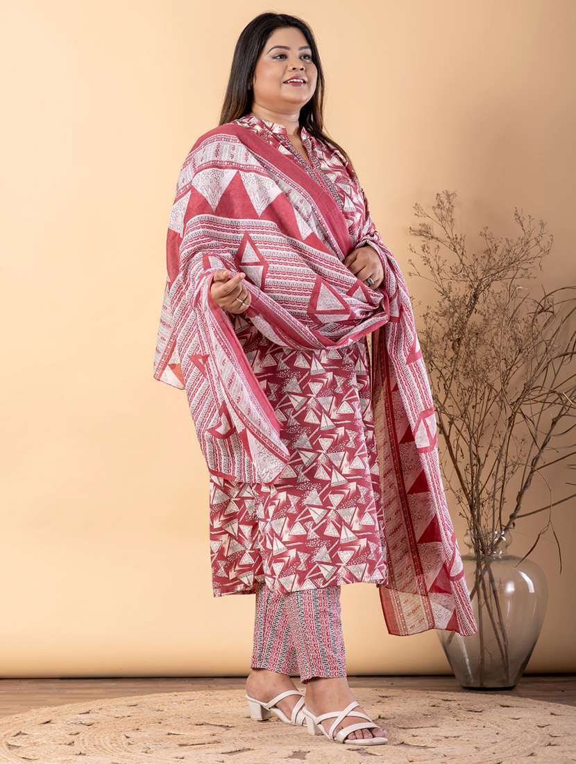 women plus size three quarter sleeve kurta pant with dupatta set - 22187480 -  Standard Image - 2