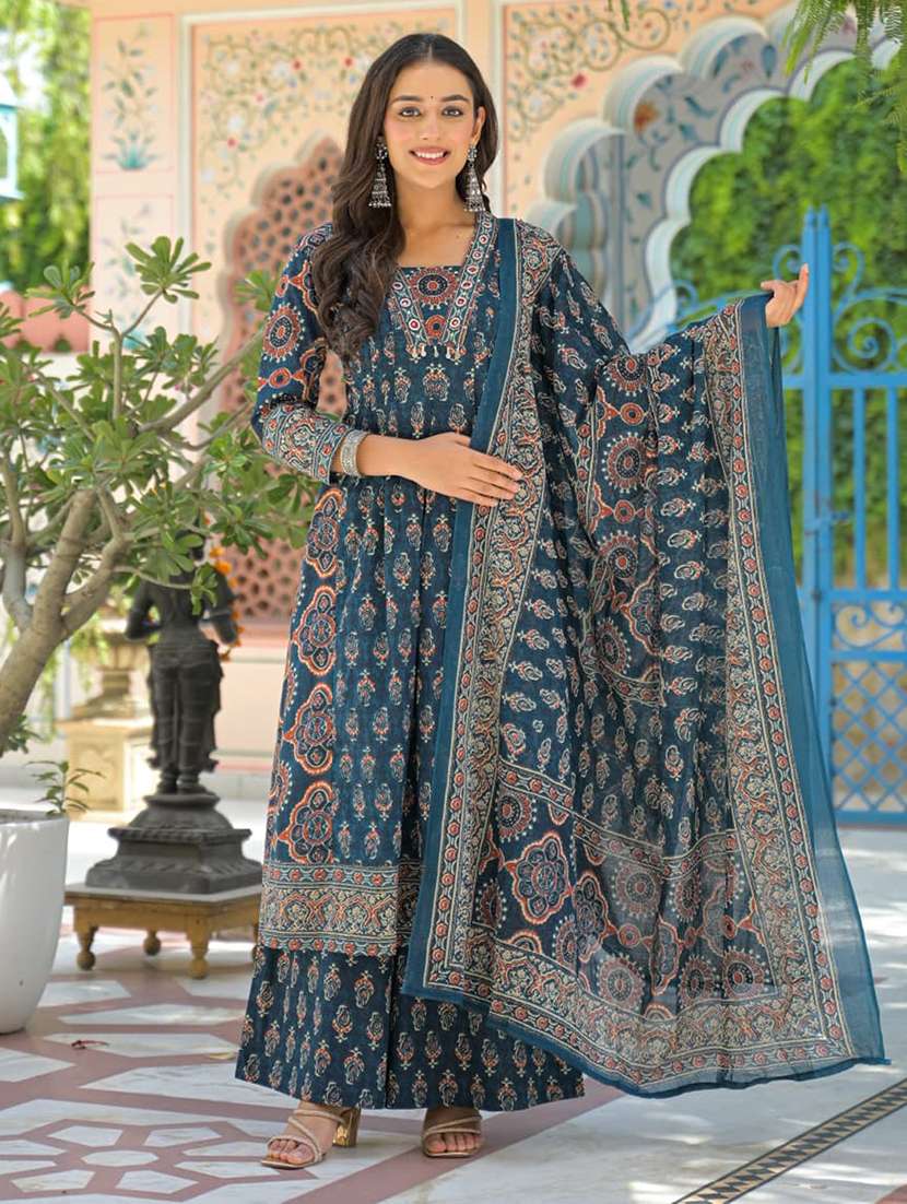 women printed three quarter sleeve kurta palazzo with dupatta set - 22187500 -  Standard Image - 2
