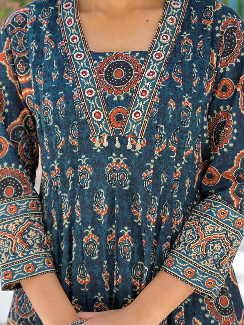 women printed three quarter sleeve kurta palazzo with dupatta set - 22187500 -  Standard Image - 7