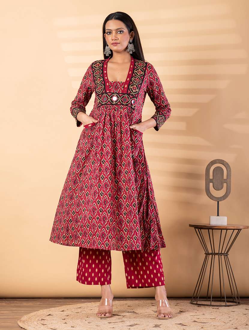 women printed three quarter sleeve kurta palazzo with dupatta set - 22187502 -  Standard Image - 2