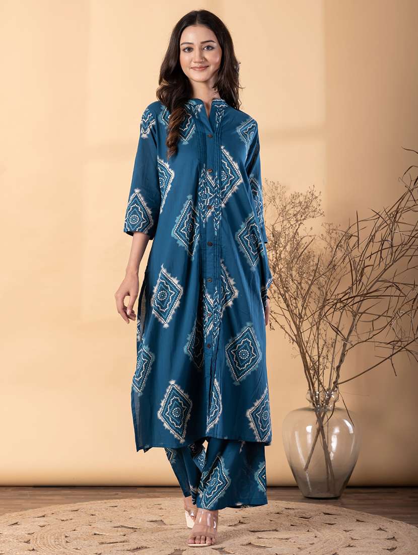 women bandhani printed three quarter sleeve kurta palazzo set
