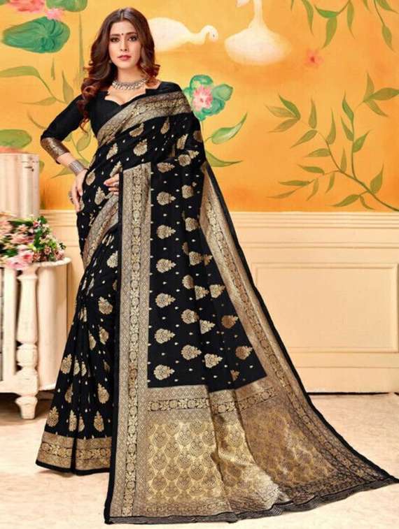 women self design kanjivaram saree with blouse