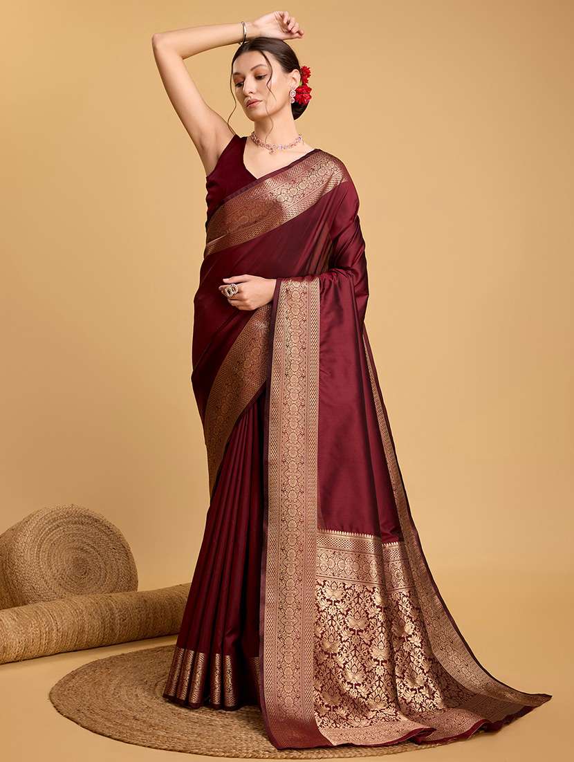 women solid with bordered saree with blouse