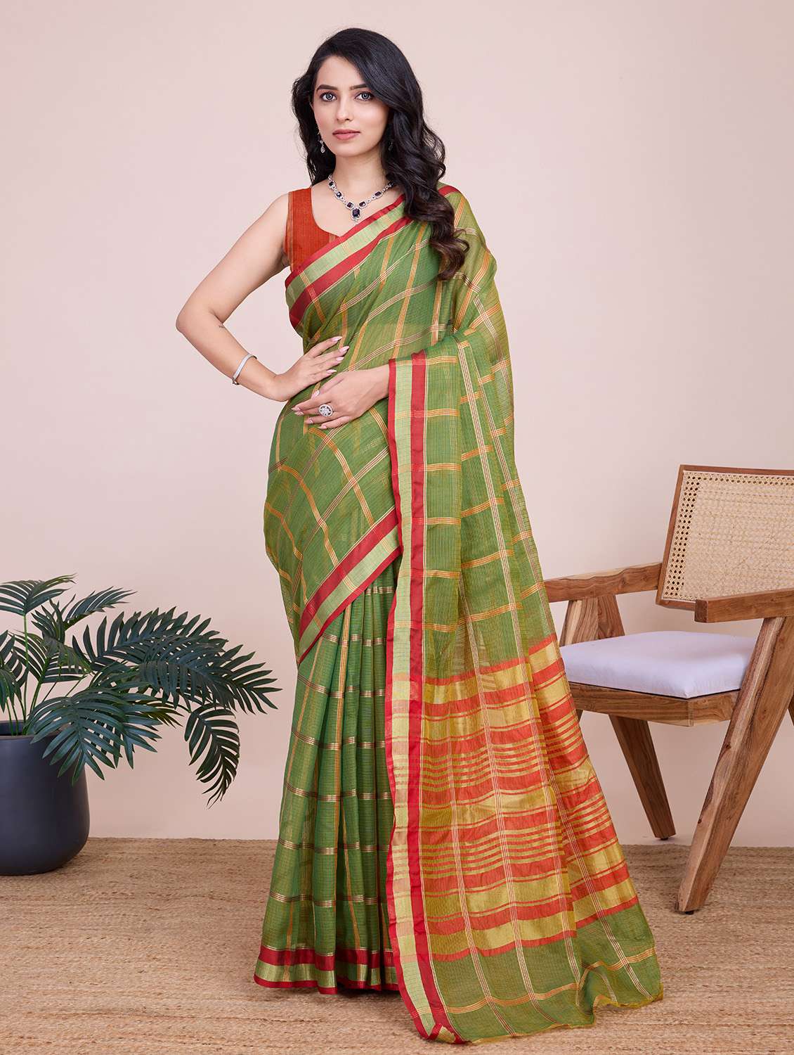women checkered bordered saree with blouse