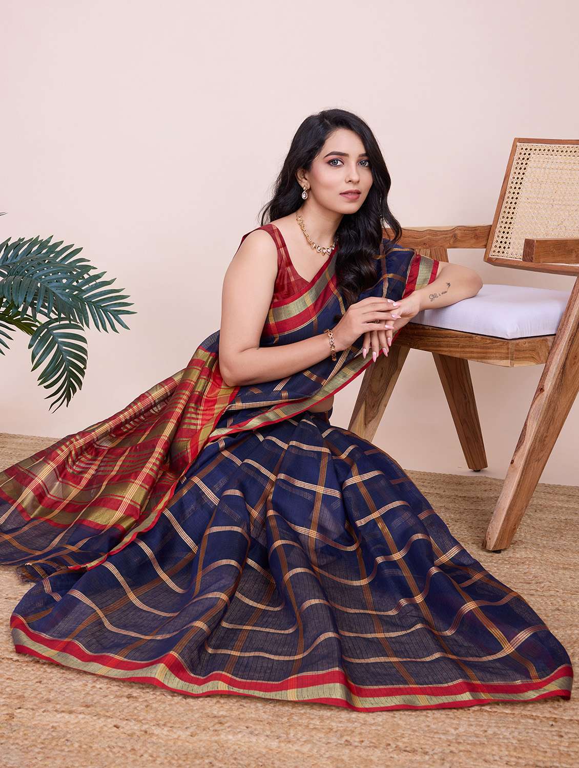 women checkered bordered saree with blouse - 22187801 -  Standard Image - 2