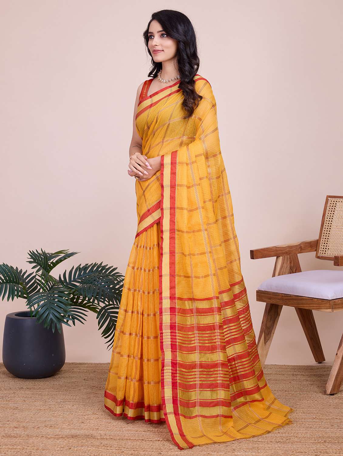 women checkered bordered saree with blouse - 22187806 -  Standard Image - 2