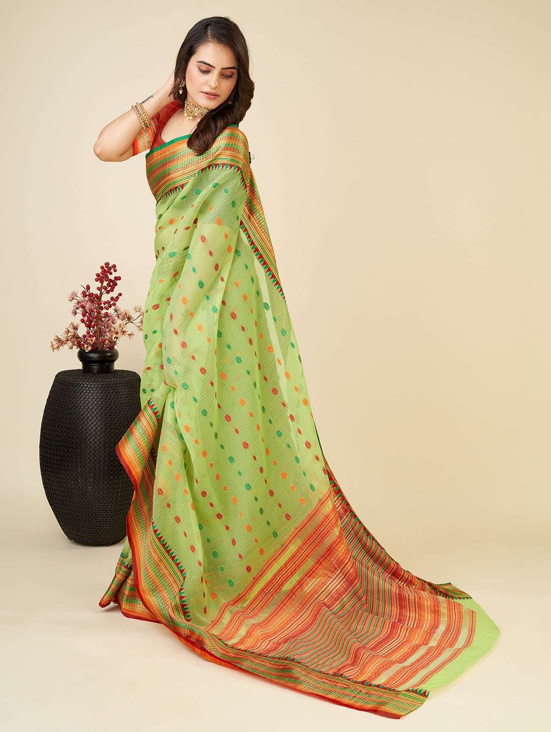 women self design bordered saree with blouse - 22187881 -  Standard Image - 2
