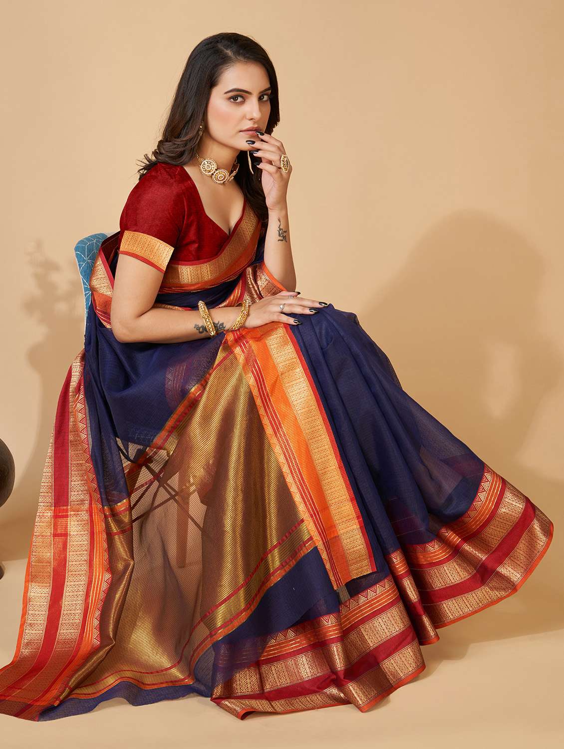 women solid with bordered saree with blouse - 22187887 -  Standard Image - 2