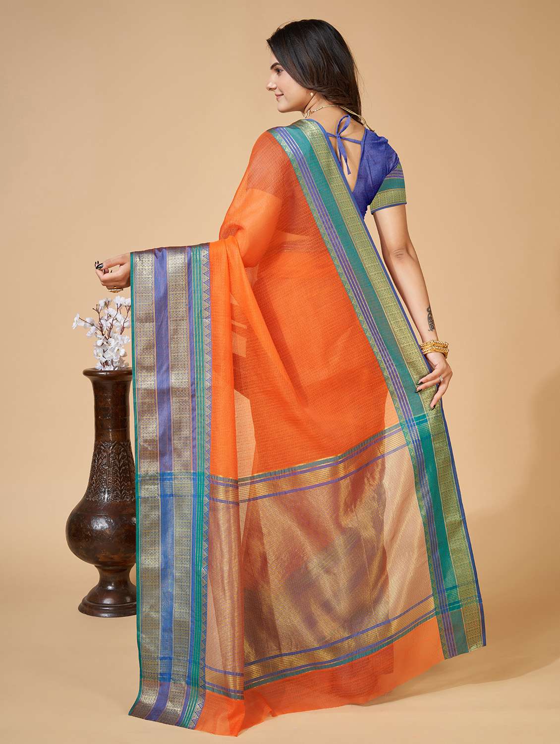 women solid with bordered saree with blouse - 22187888 -  Standard Image - 2