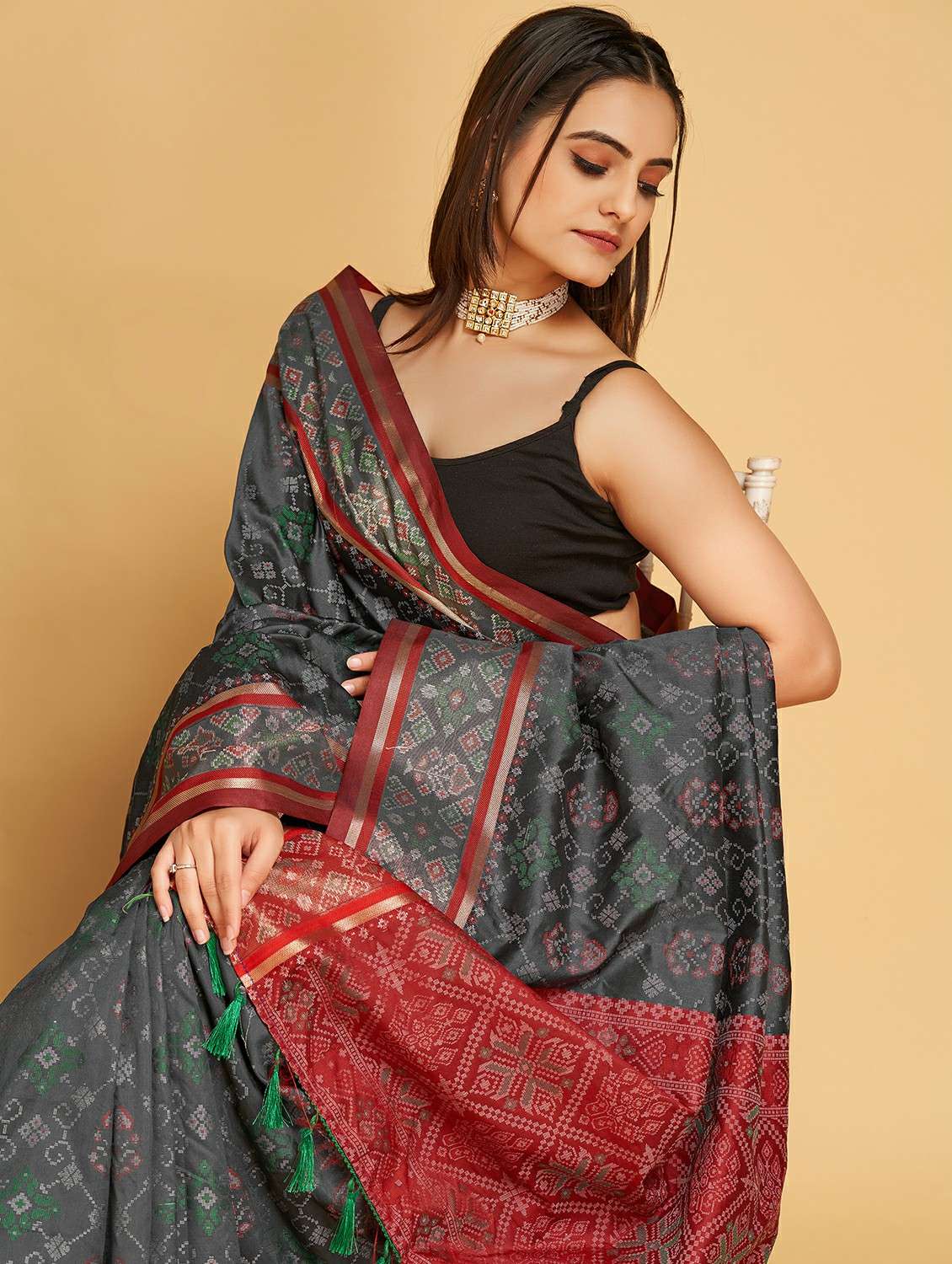 women self design patola saree with blouse - 22187901 -  Standard Image - 2