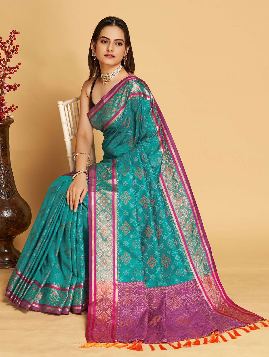 women self design patola saree with blouse - 22187903 -  Standard Image - 2