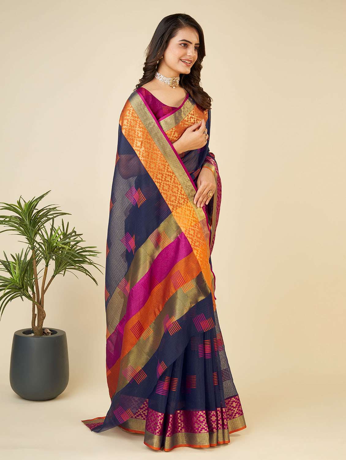 women self design bordered saree with blouse - 22187919 -  Standard Image - 2