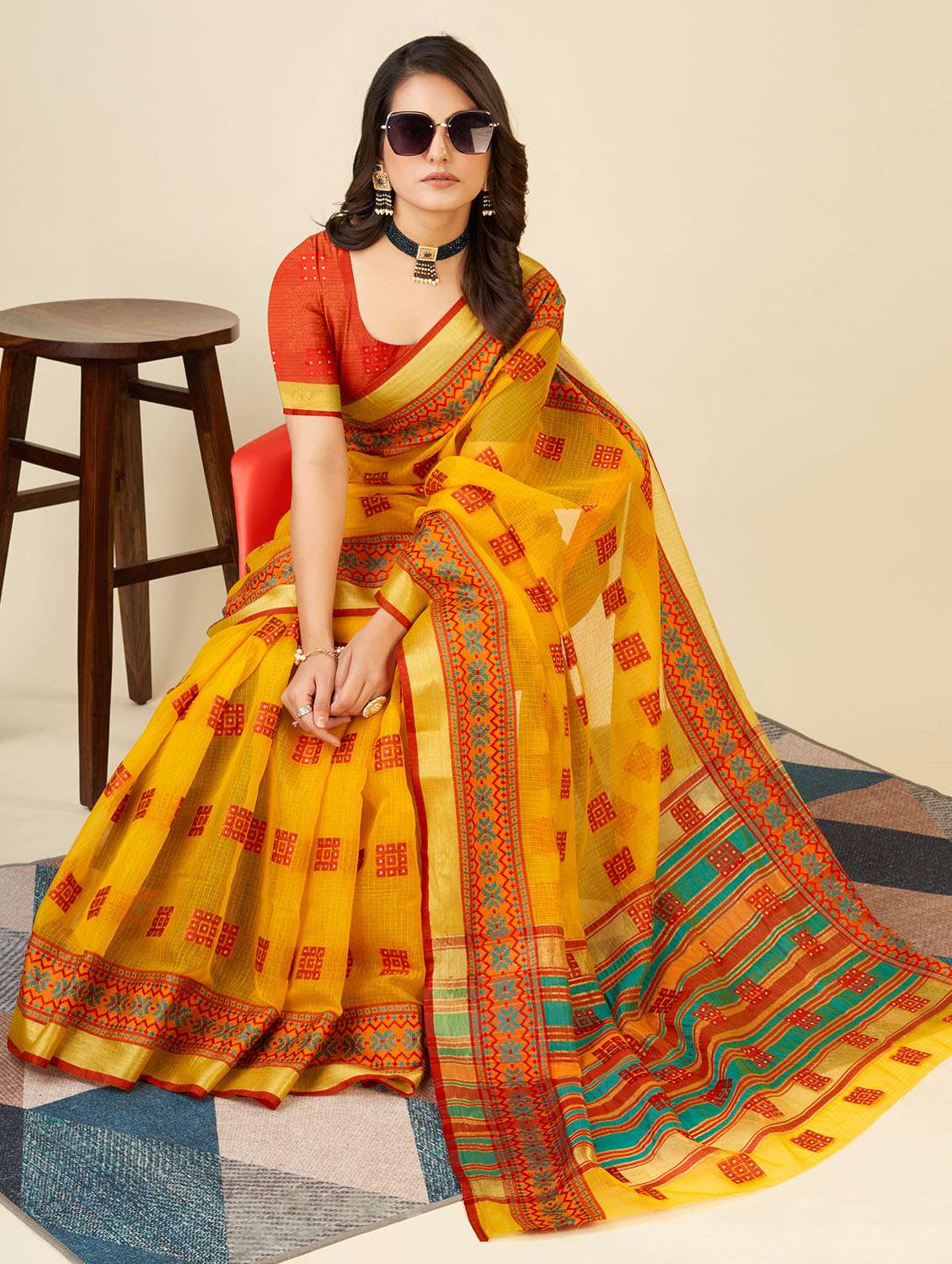 women self design bordered saree with blouse - 22187923 -  Standard Image - 2