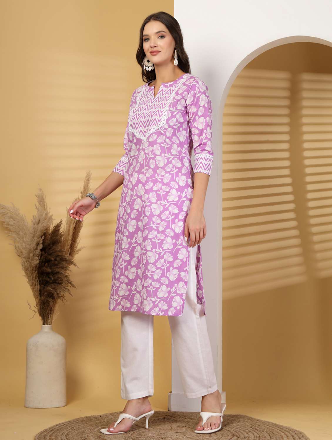 women floral three quarter sleeve straight kurta - 22217639 -  Standard Image - 2