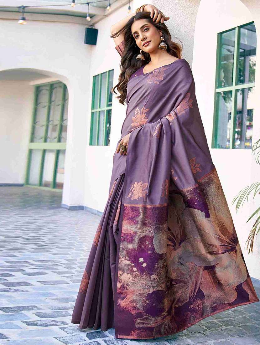 women self design banarasi saree with blouse - 22217938 -  Standard Image - 2