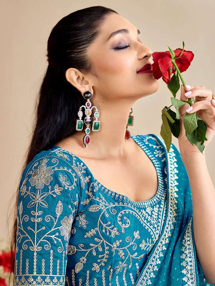 women bandhani printed saree with blouse - 22217985 -  Standard Image - 2