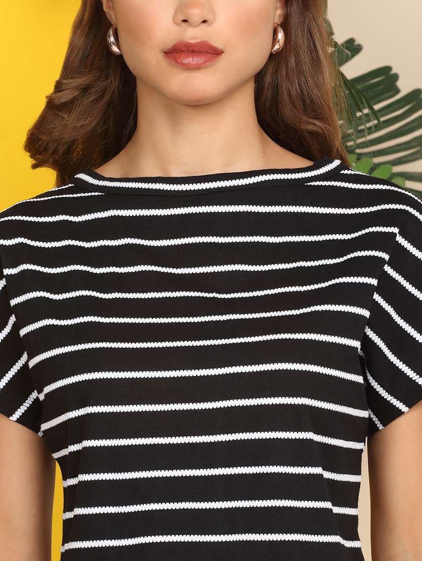 women striped short sleeve polo crop t-shirt - 22218786 -  Standard Image - 2