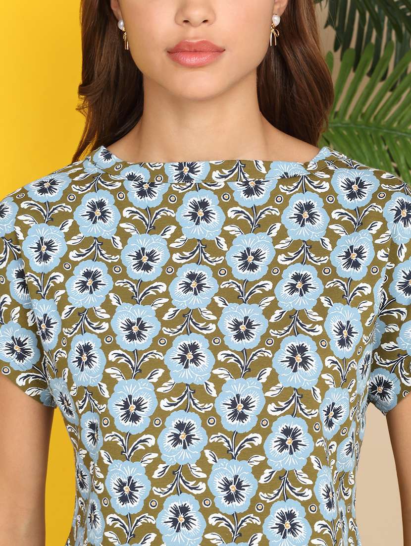 women printed short sleeve polo crop t-shirt - 22218787 -  Standard Image - 2