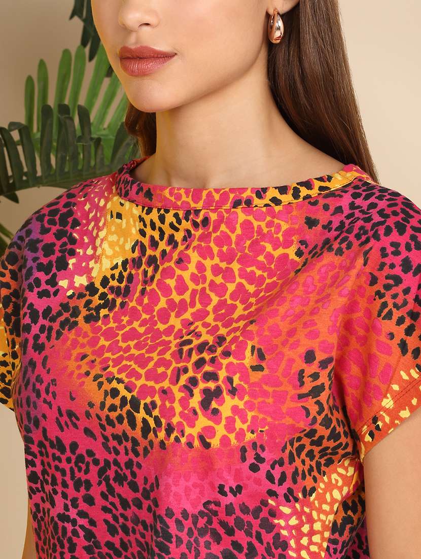 women printed short sleeve crop t-shirt - 22218789 -  Standard Image - 2