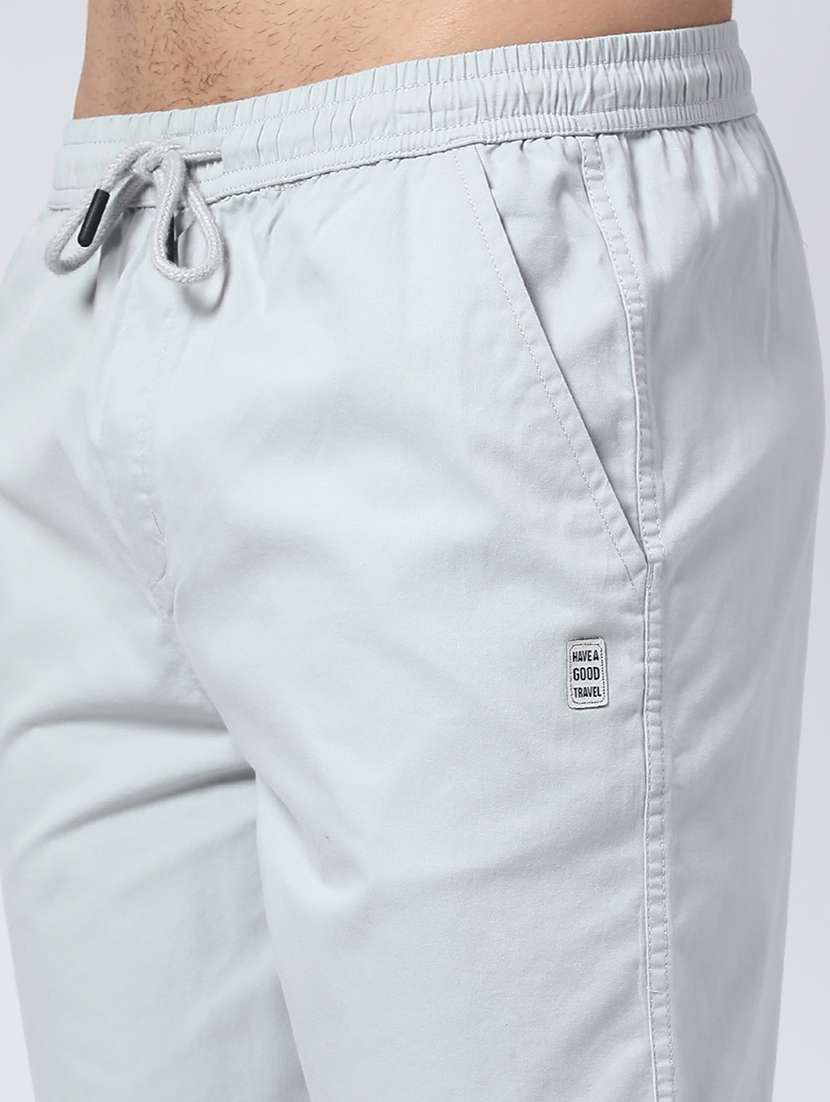 men solid mid rise regular fit shorts - 22219693 -  Standard Image - 2