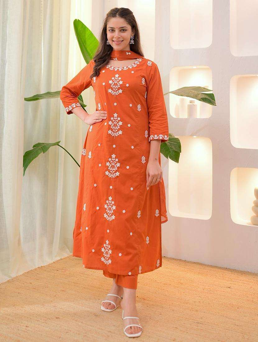 women solid with work three quarter sleeve kurta pant with dupatta set