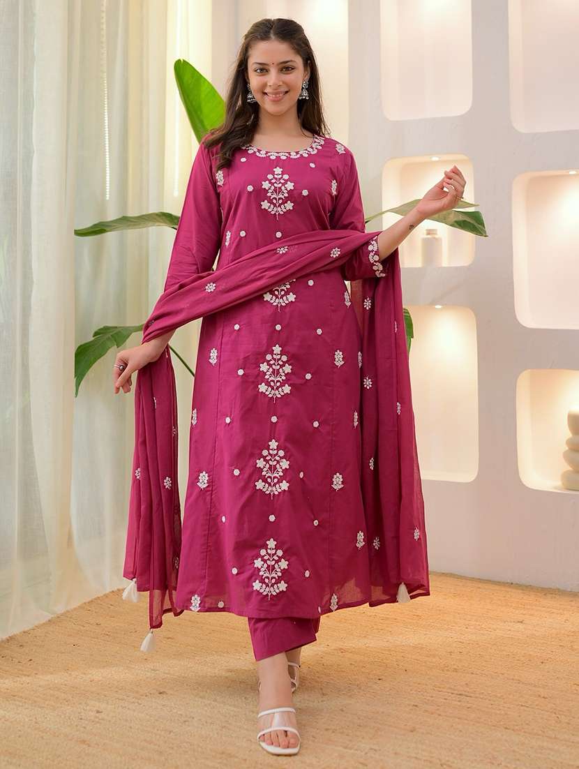 women solid with work three quarter sleeve kurta pant with dupatta set - 22220187 -  Standard Image - 2