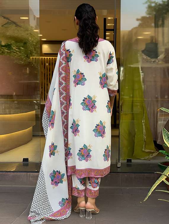 women floral three quarter sleeve kurta pant with dupatta set - 22220188 -  Standard Image - 2