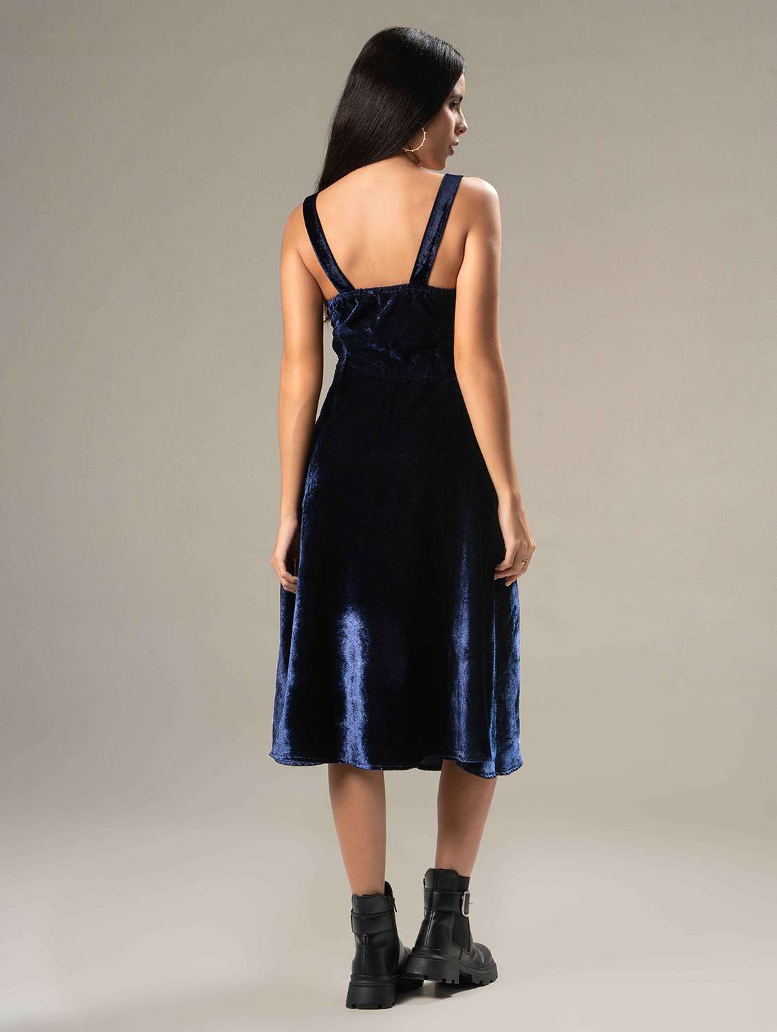 women solid sleeveless velvet a-line dress - 22220195 -  Standard Image - 2