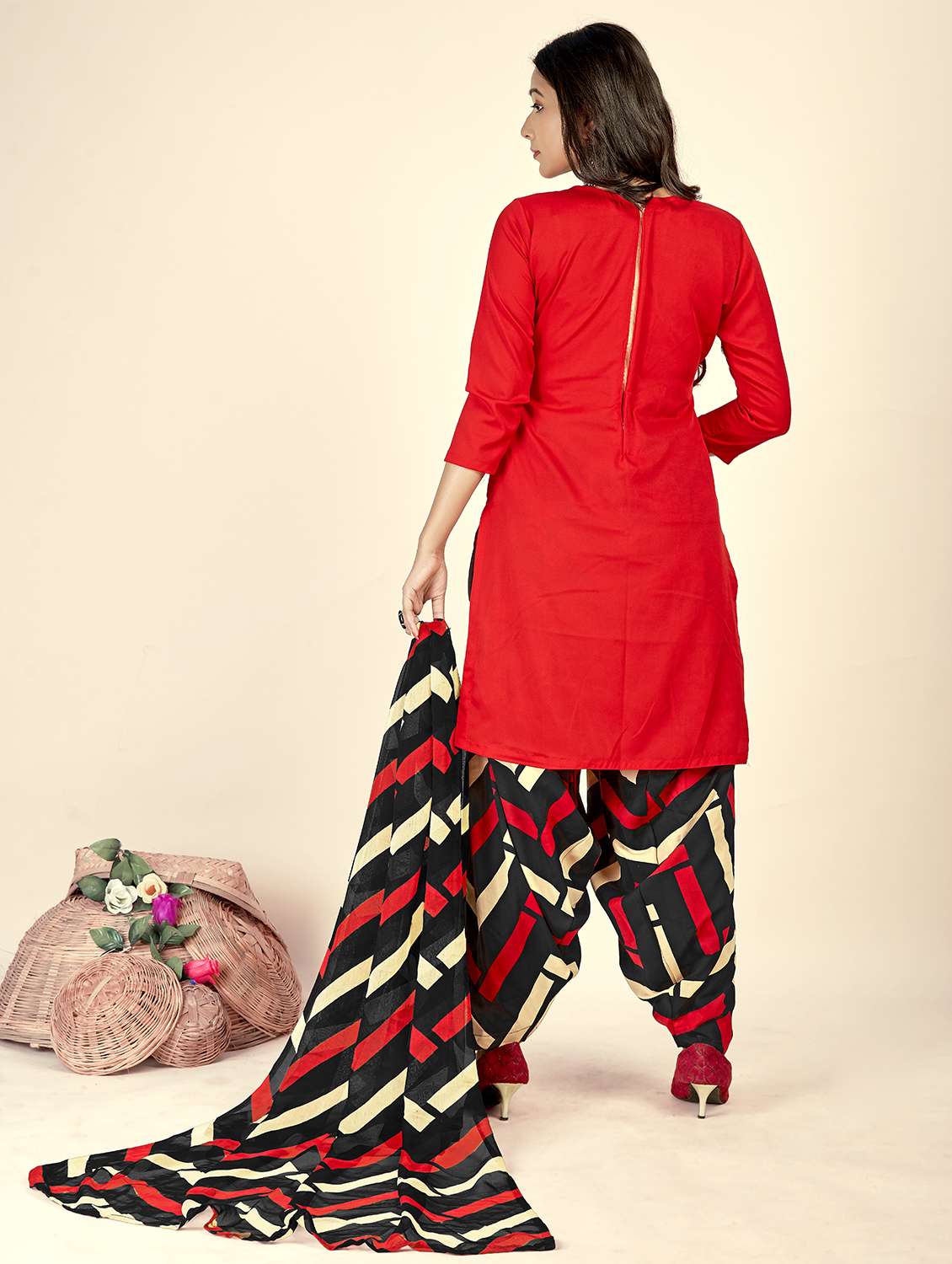 women solid unstitched salwar suit set - 22223517 -  Standard Image - 2