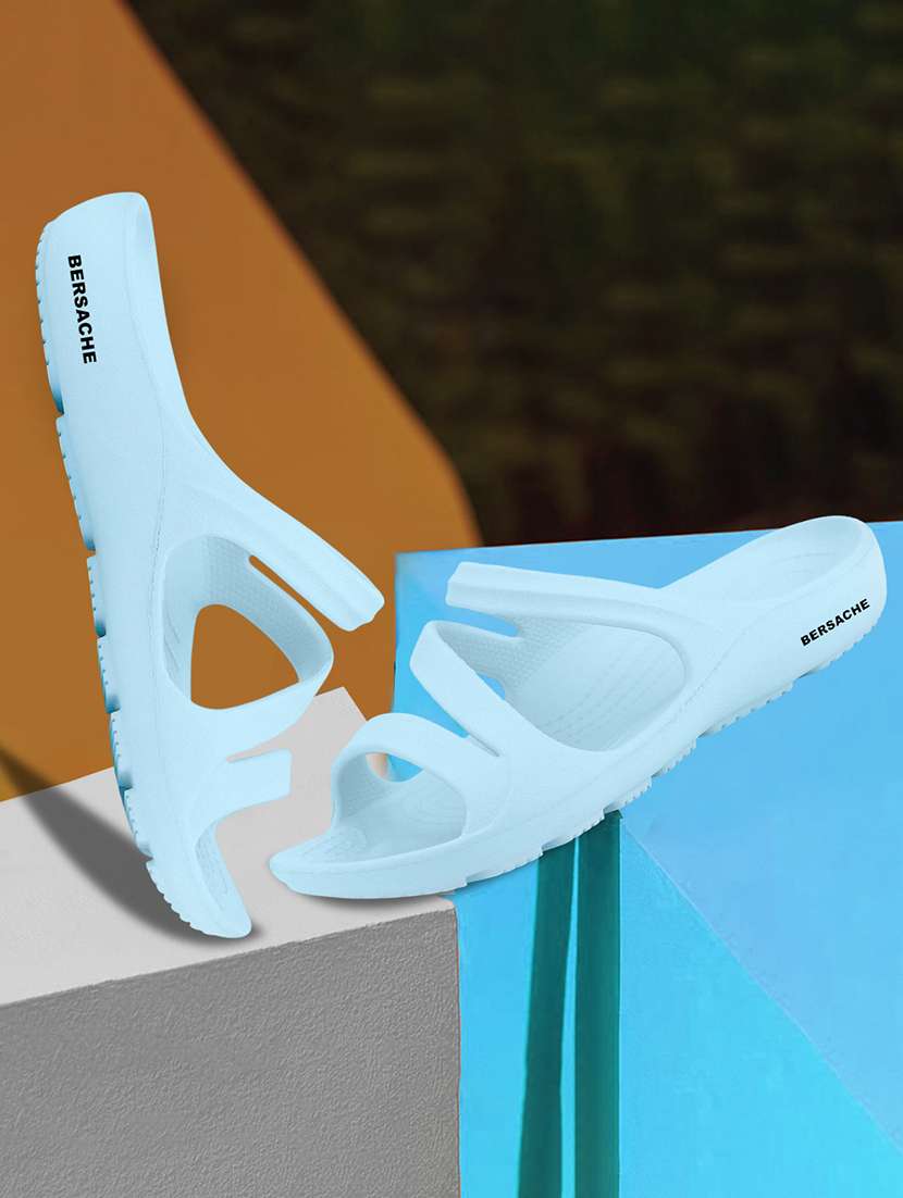 women solid slip on flip flop