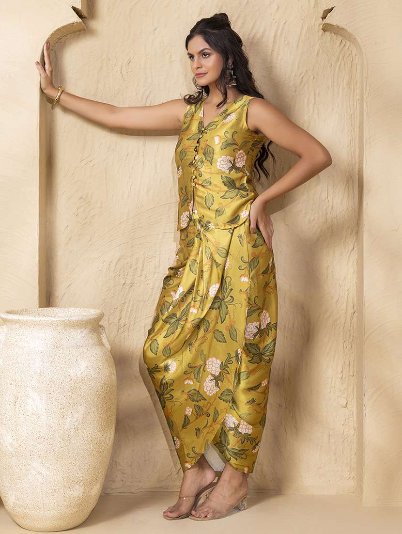 women printed sleeveless ethnic co-ord set - 22225172 -  Standard Image - 2