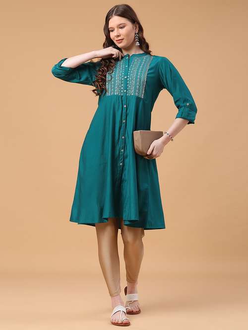 Buy kashmiri kurta for women winter wear in India @ Limeroad