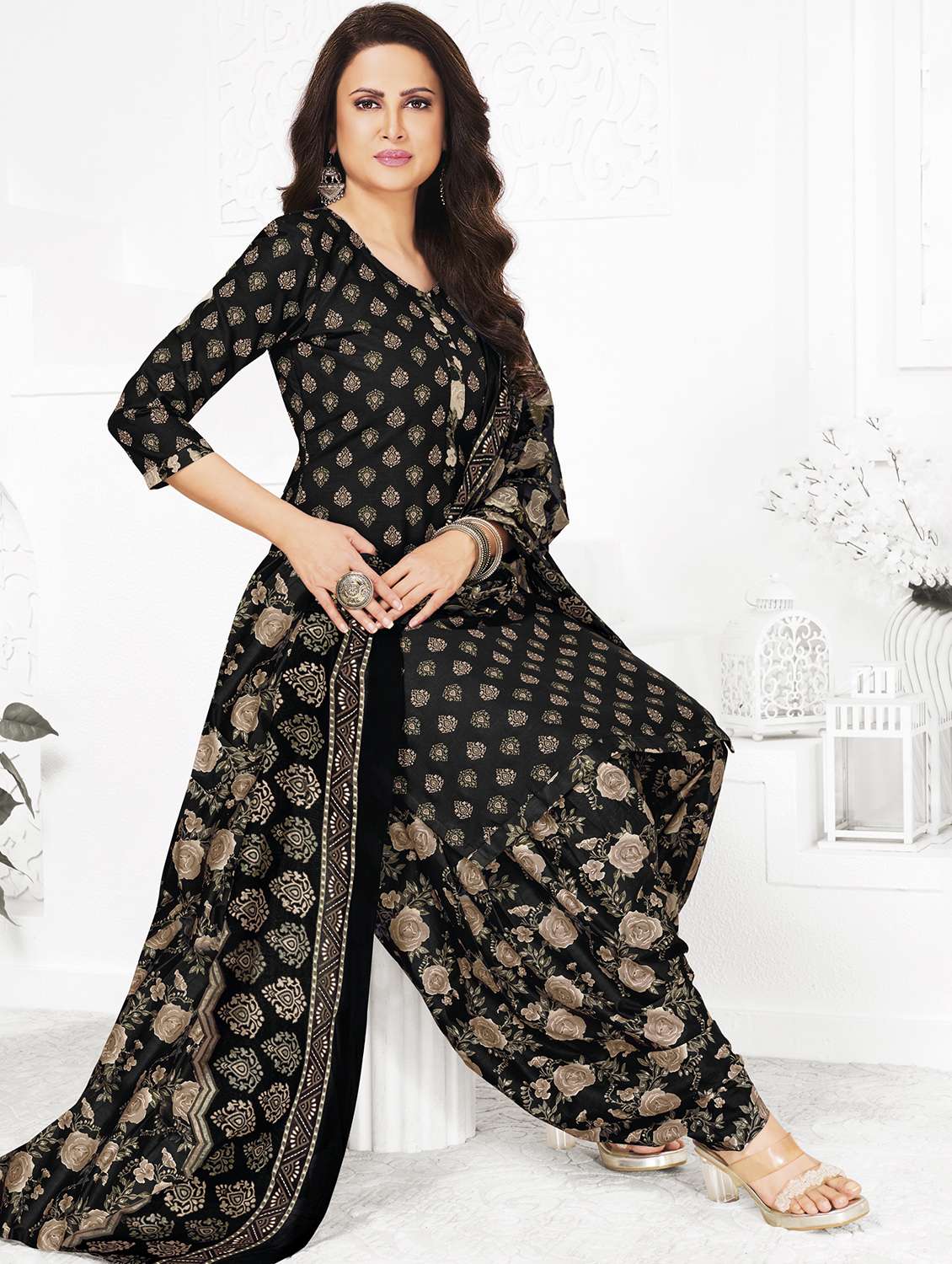 women printed unstitched salwar suit set - 22226398 -  Standard Image - 2