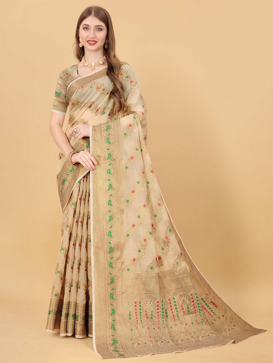 women self design banarasi saree with blouse