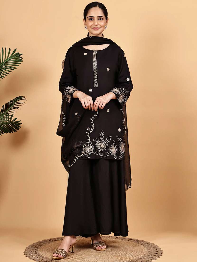 women solid with work three quarter sleeve kurta sharara with dupatta set