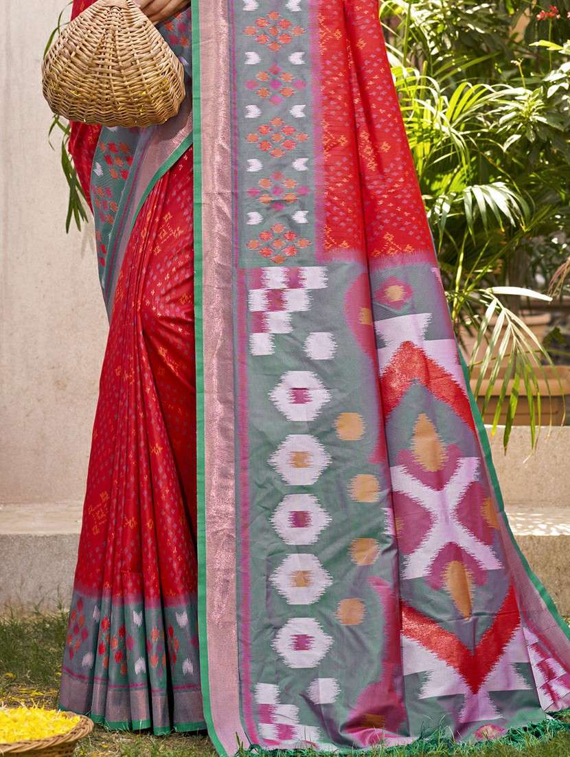 women self design pochampalli saree with blouse - 22226977 -  Standard Image - 2