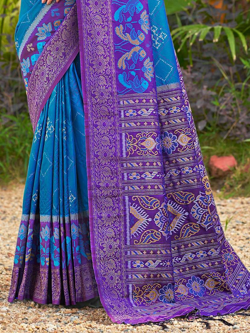 women self design pochampalli saree with blouse - 22226989 -  Standard Image - 2