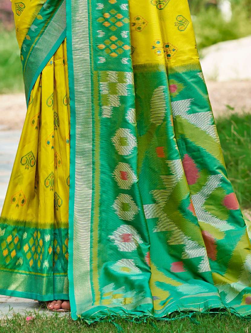 women self design pochampalli saree with blouse - 22227007 -  Standard Image - 2