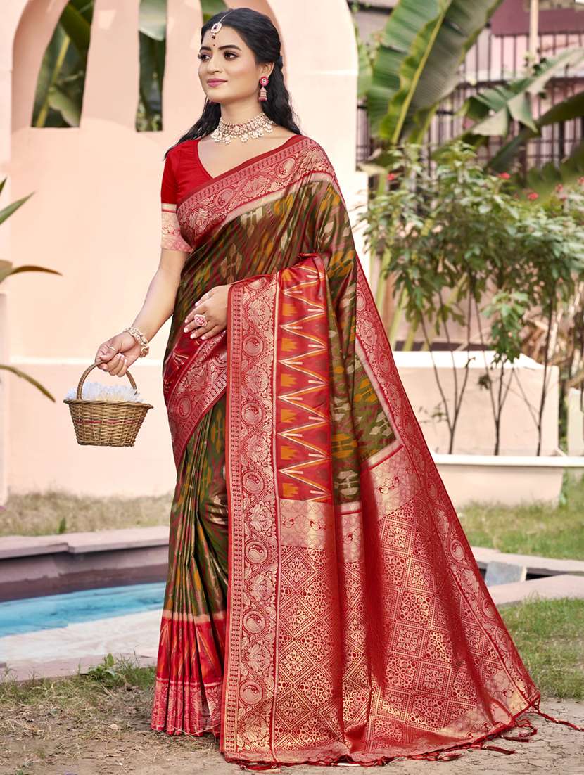 women self design pochampalli saree with blouse