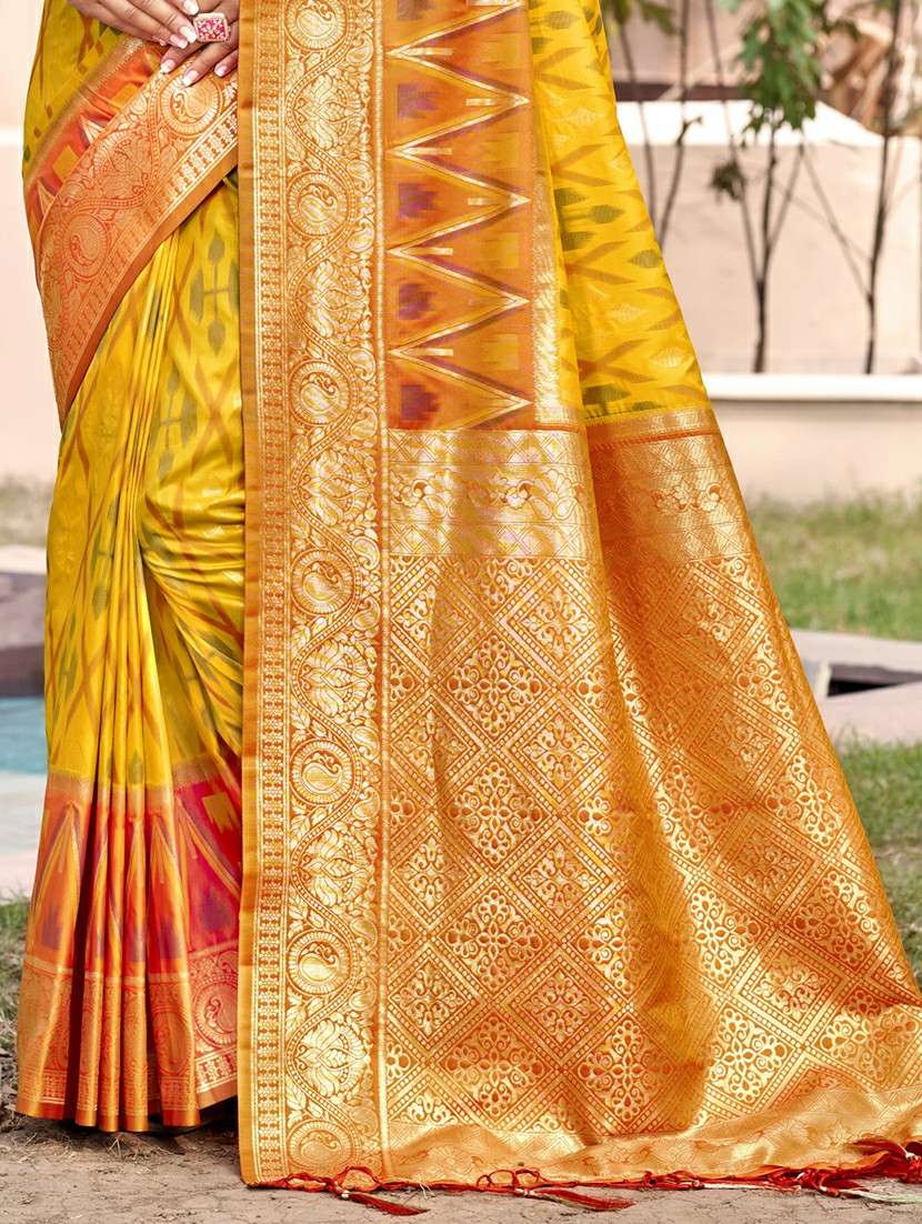 women self design pochampalli saree with blouse - 22227010 -  Standard Image - 2