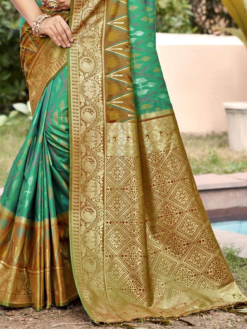 women self design pochampalli saree with blouse - 22227011 -  Standard Image - 2
