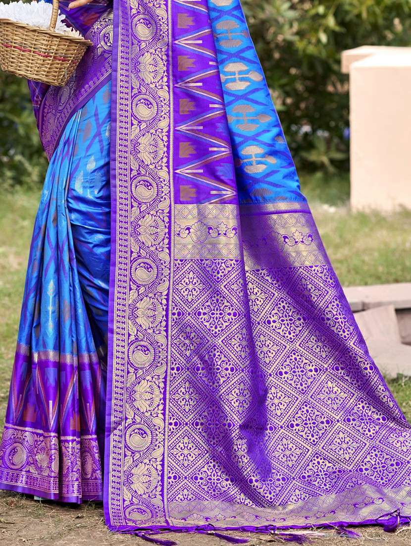 Women Self Design Pochampalli Saree With Blouse - 22227015 -  Standard Image - 2